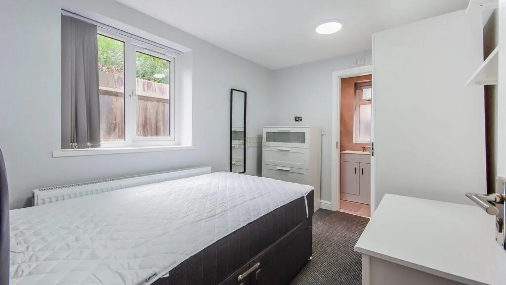 8 bedroom terraced house for rent