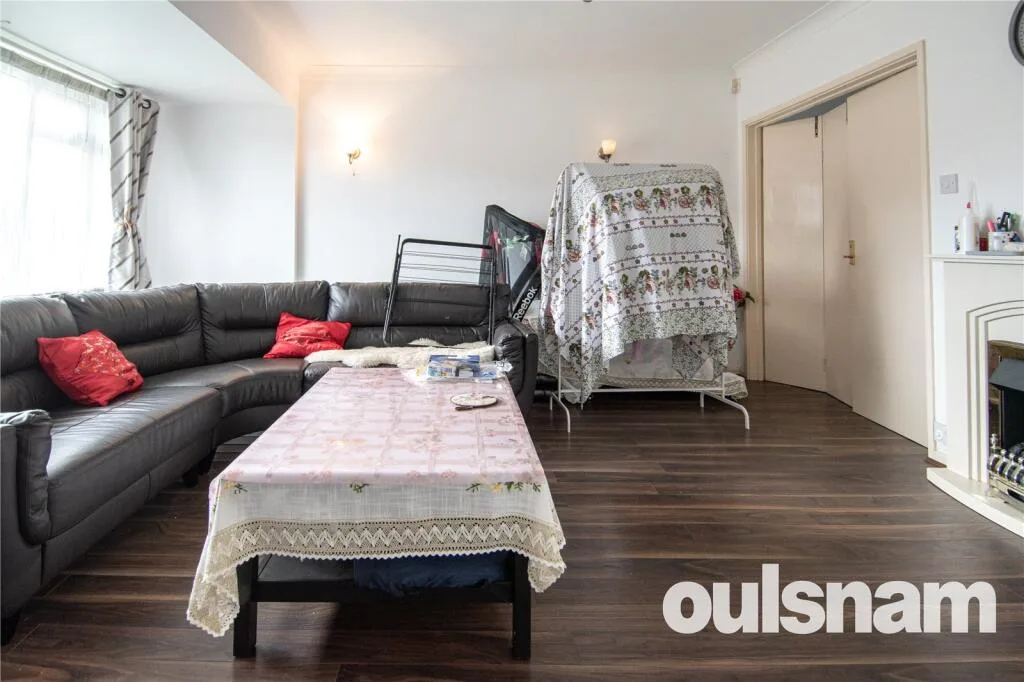 3 bedroom semi-detached house for rent