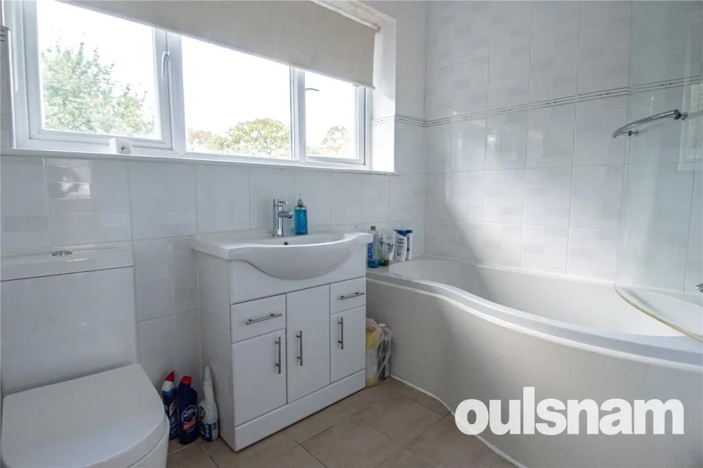 3 bedroom semi-detached house for rent