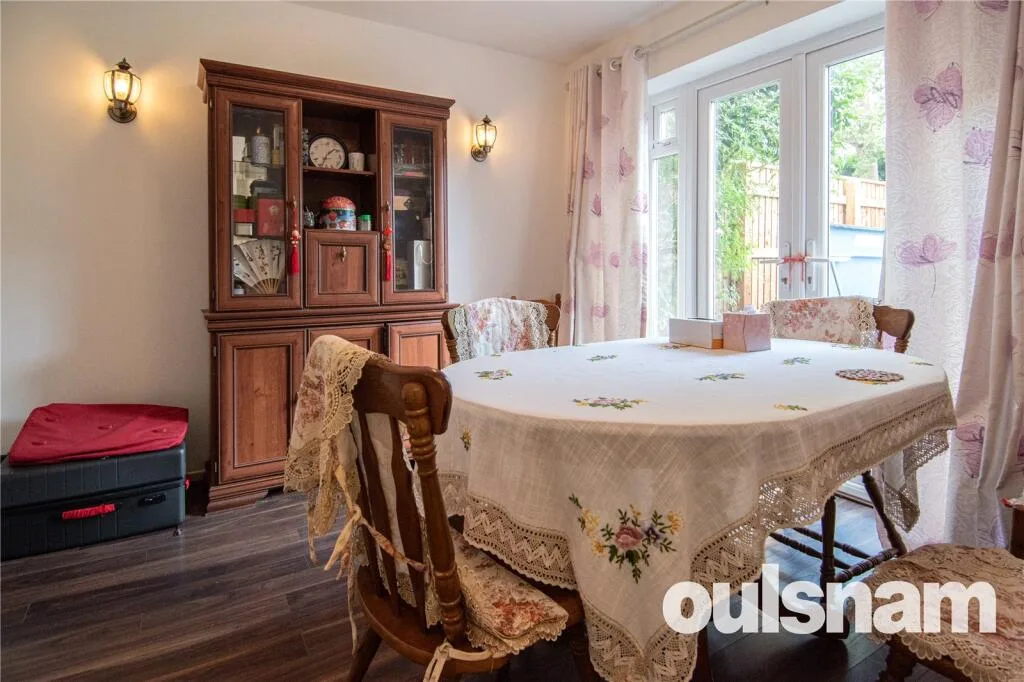 3 bedroom semi-detached house for rent