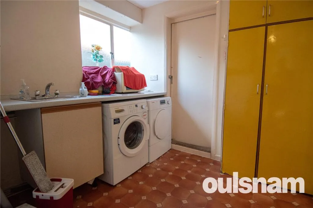 3 bedroom semi-detached house for rent