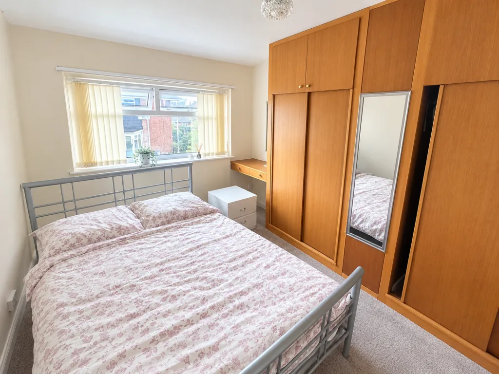 4 bedroom end of terrace house for rent