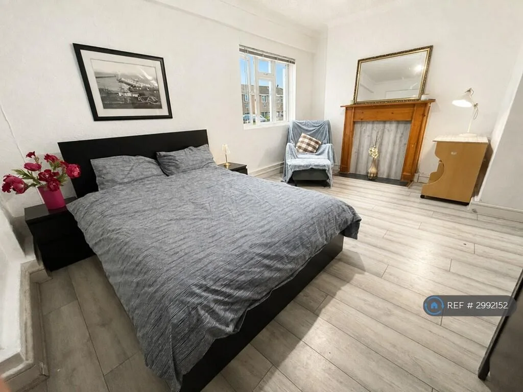 3 bedroom flat for rent