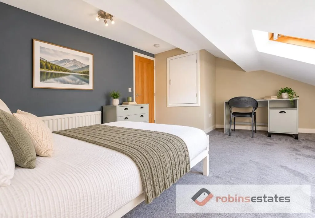 7 bedroom semi-detached house for rent