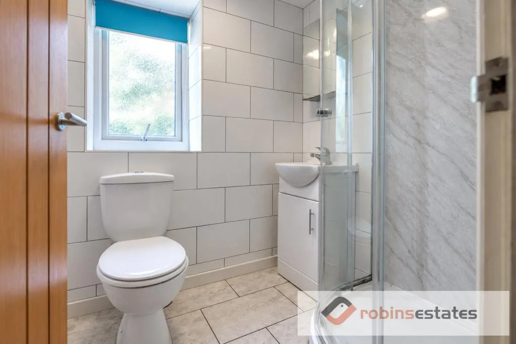 7 bedroom semi-detached house for rent
