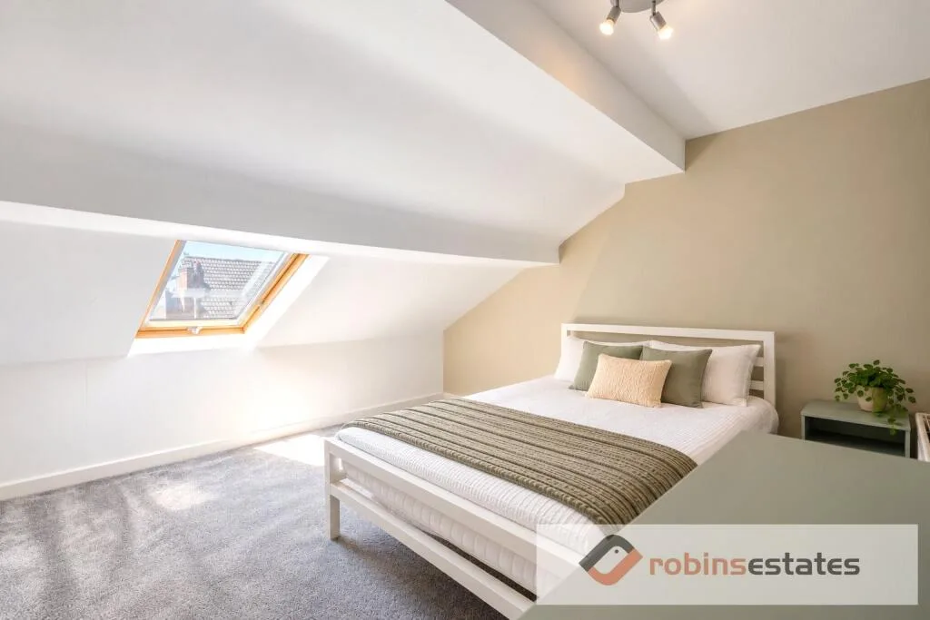 7 bedroom semi-detached house for rent