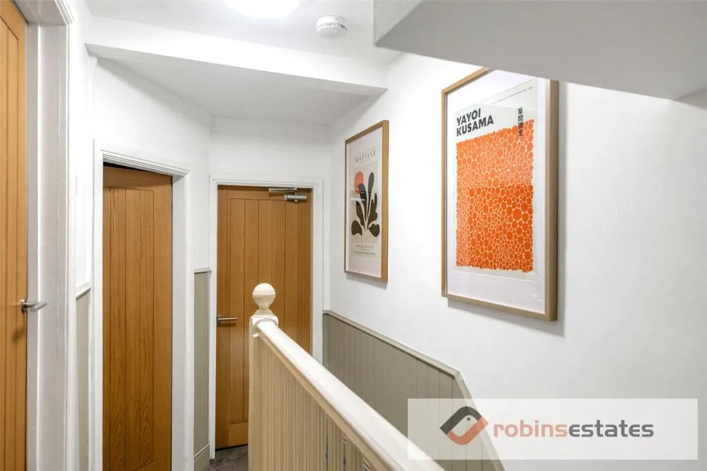 7 bedroom semi-detached house for rent