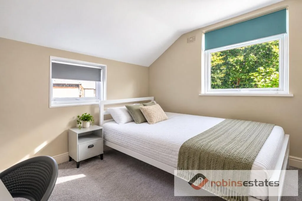7 bedroom semi-detached house for rent