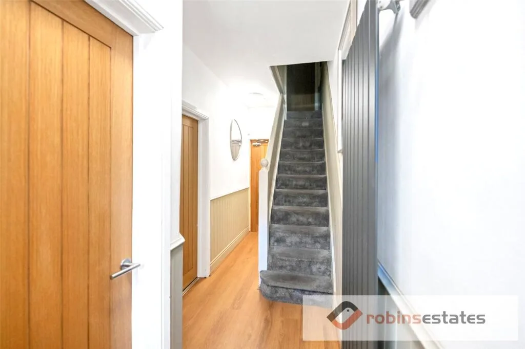 7 bedroom semi-detached house for rent