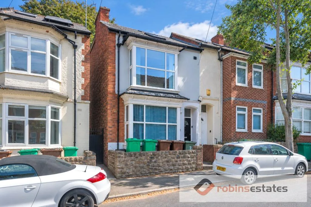 7 bedroom semi-detached house for rent