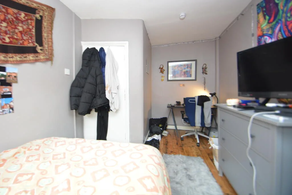 6 bedroom terraced house for rent