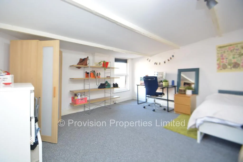 6 bedroom terraced house for rent