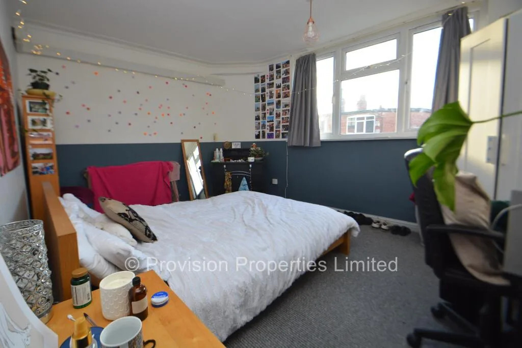 6 bedroom terraced house for rent