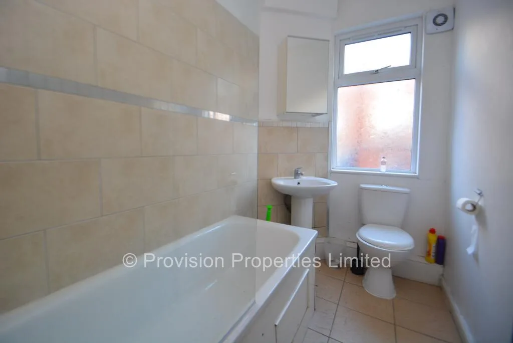 6 bedroom terraced house for rent