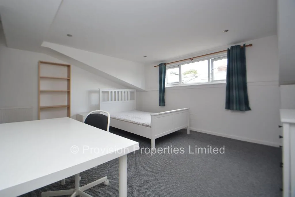 6 bedroom terraced house for rent