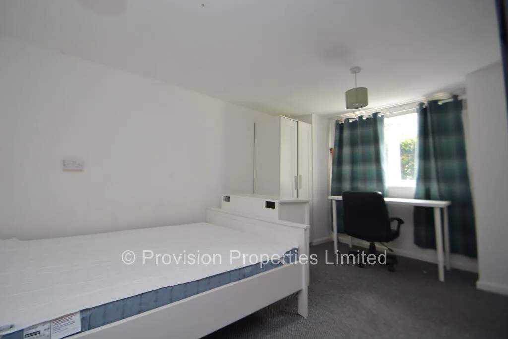 6 bedroom terraced house for rent