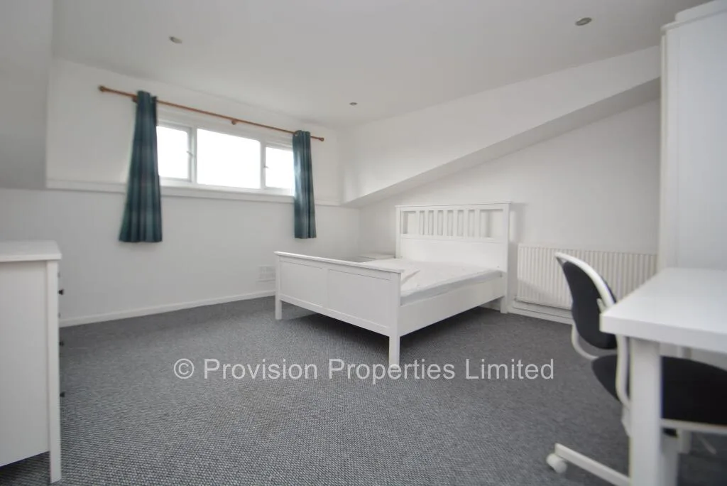 6 bedroom terraced house for rent