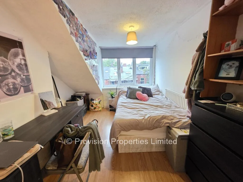 8 bedroom terraced house for rent