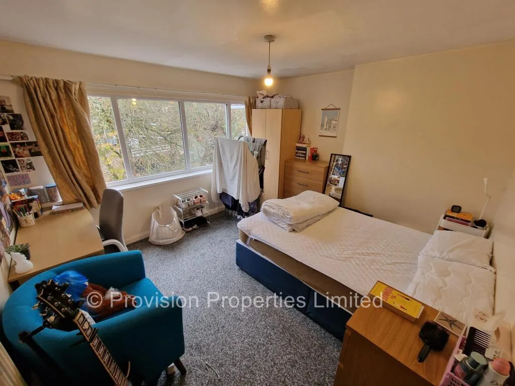 9 bedroom terraced house for rent