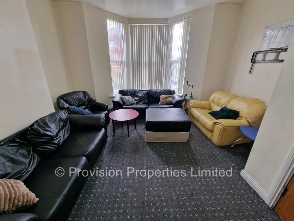 9 bedroom terraced house for rent