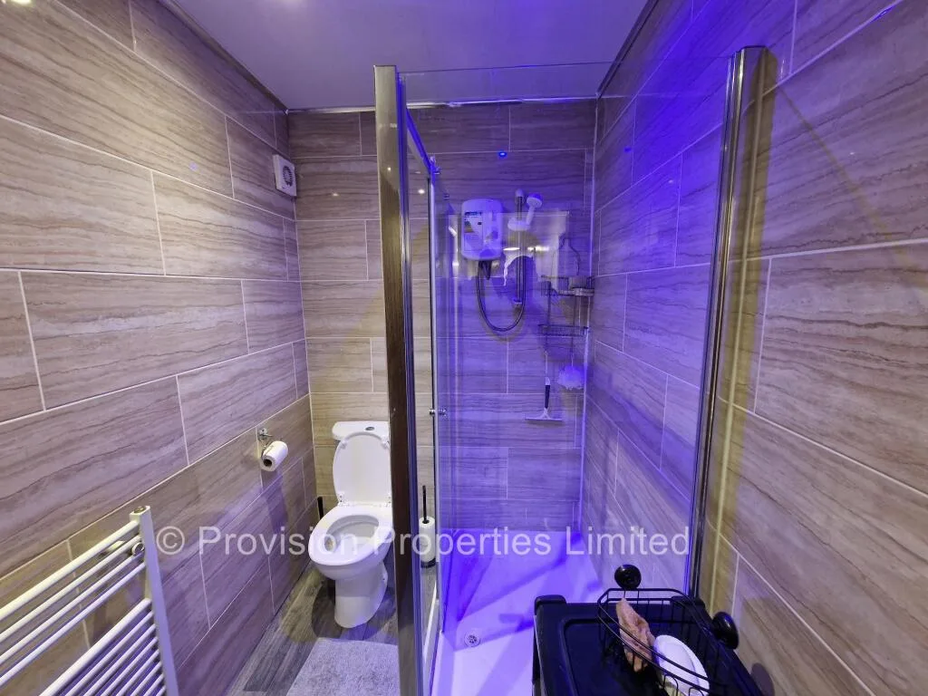 9 bedroom terraced house for rent