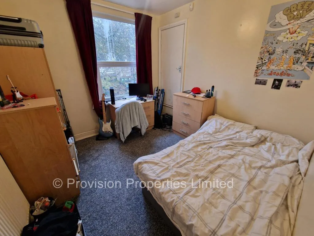 9 bedroom terraced house for rent