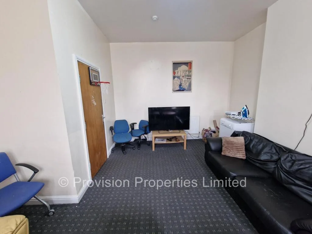 9 bedroom terraced house for rent