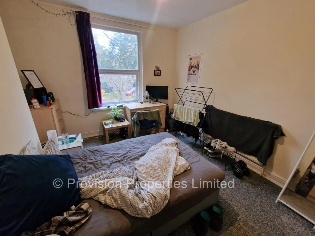9 bedroom terraced house for rent