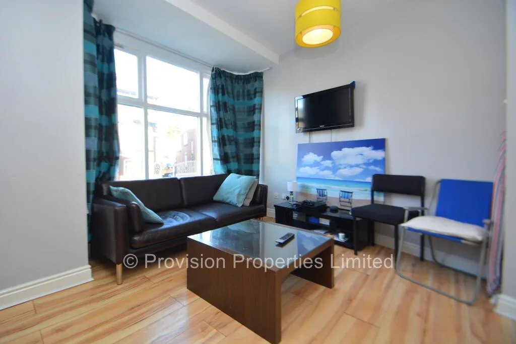 5 bedroom terraced house for rent