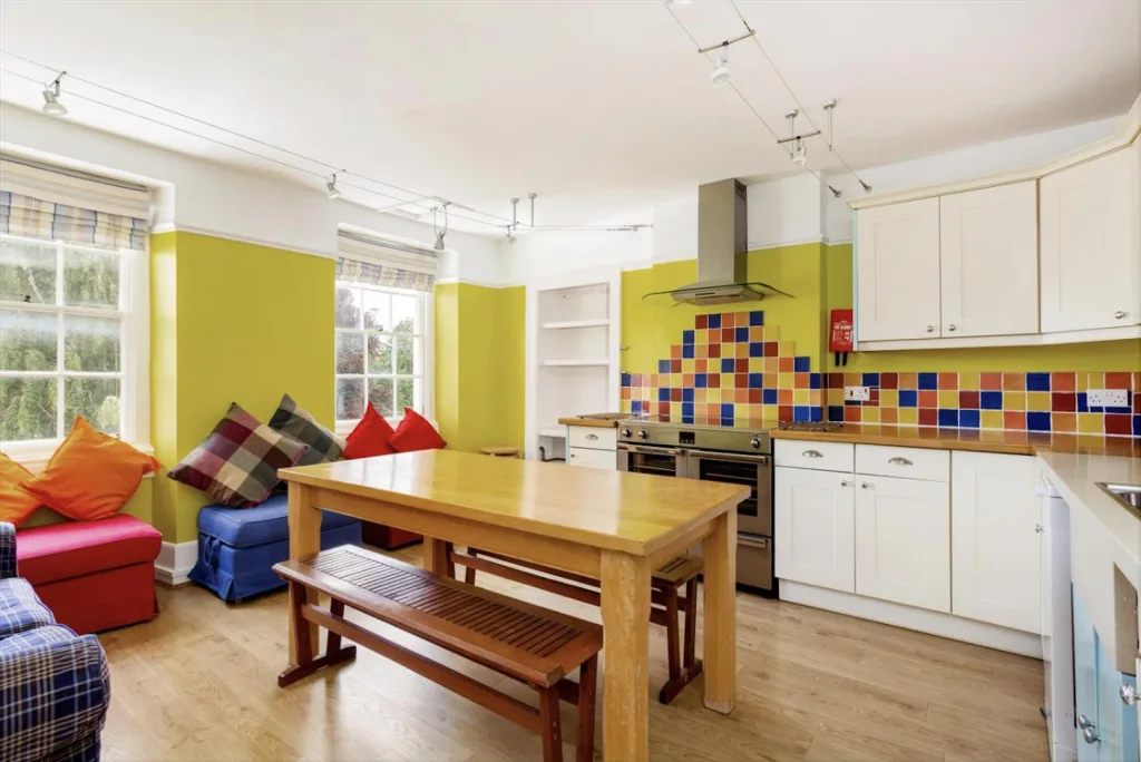 4 bedroom flat for rent