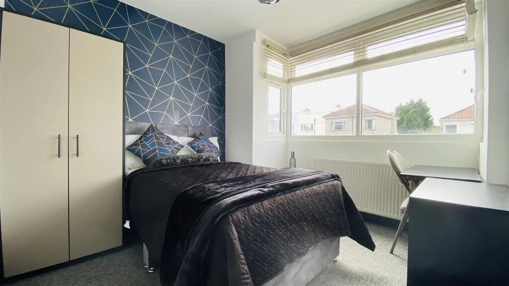 6 bedroom house for rent