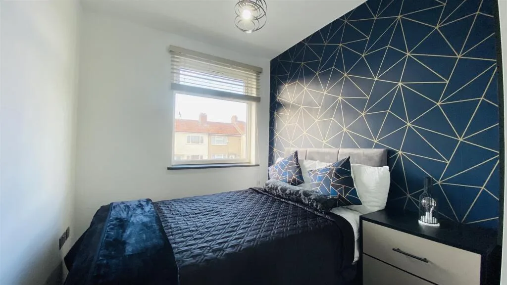 6 bedroom house for rent