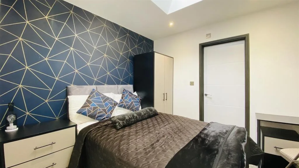 6 bedroom house for rent