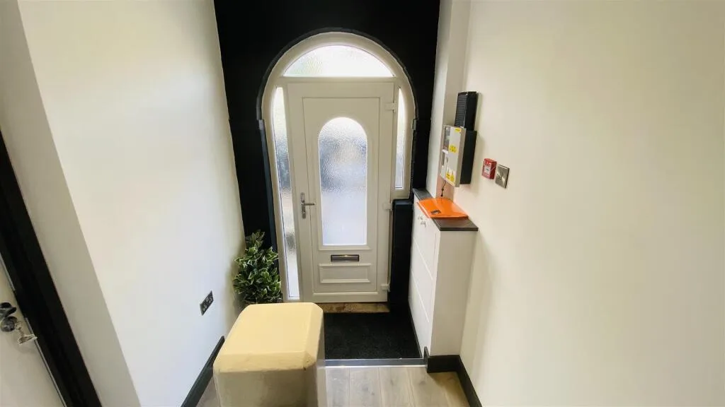 6 bedroom house for rent