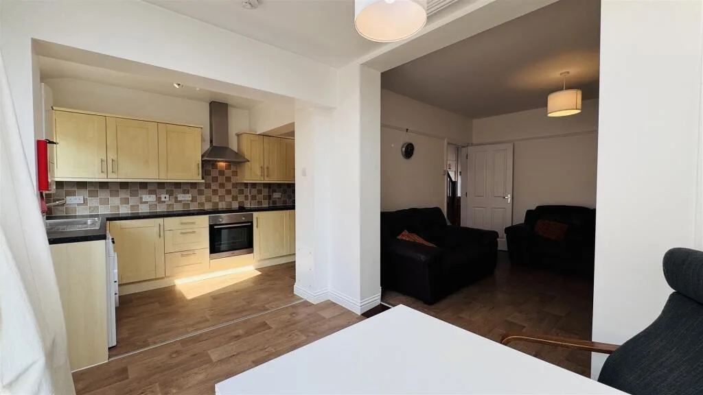 4 bedroom terraced house for rent