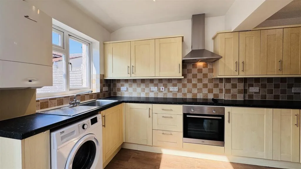 4 bedroom terraced house for rent