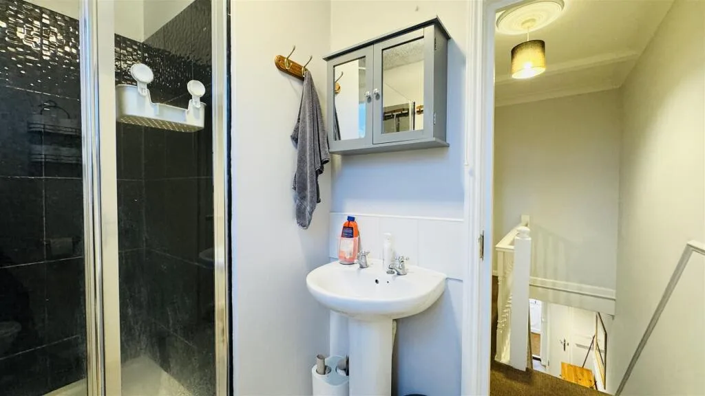 4 bedroom terraced house for rent