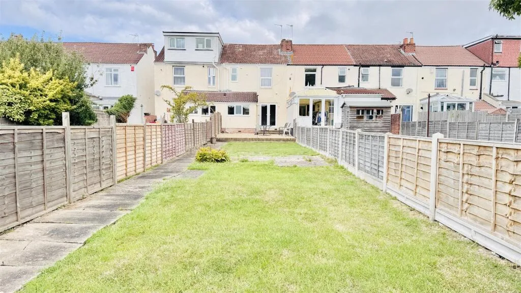 4 bedroom terraced house for rent