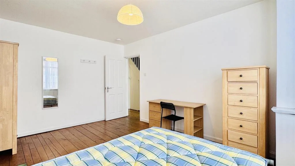 4 bedroom terraced house for rent