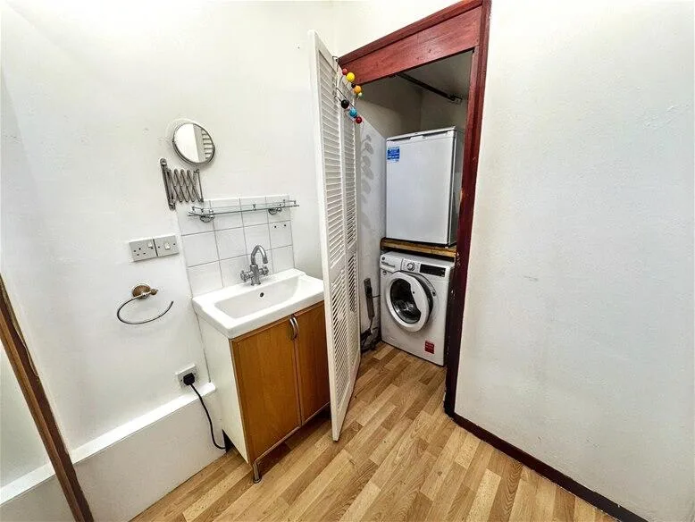 2 bedroom house for rent