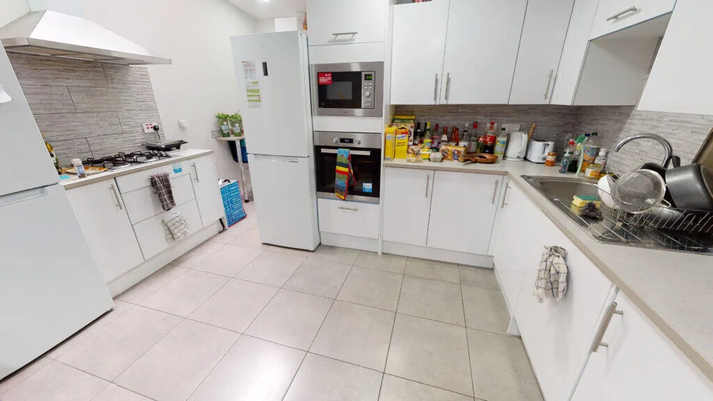 6 bedroom house for rent