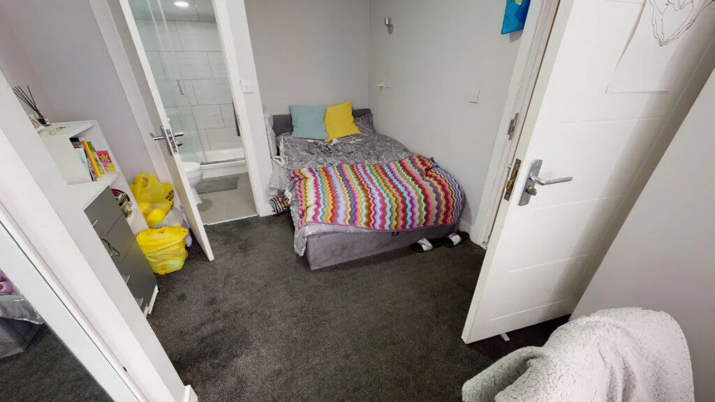 6 bedroom house for rent