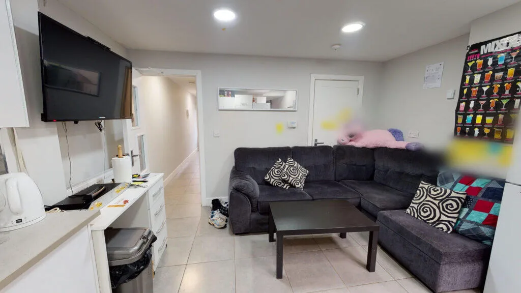 6 bedroom house for rent