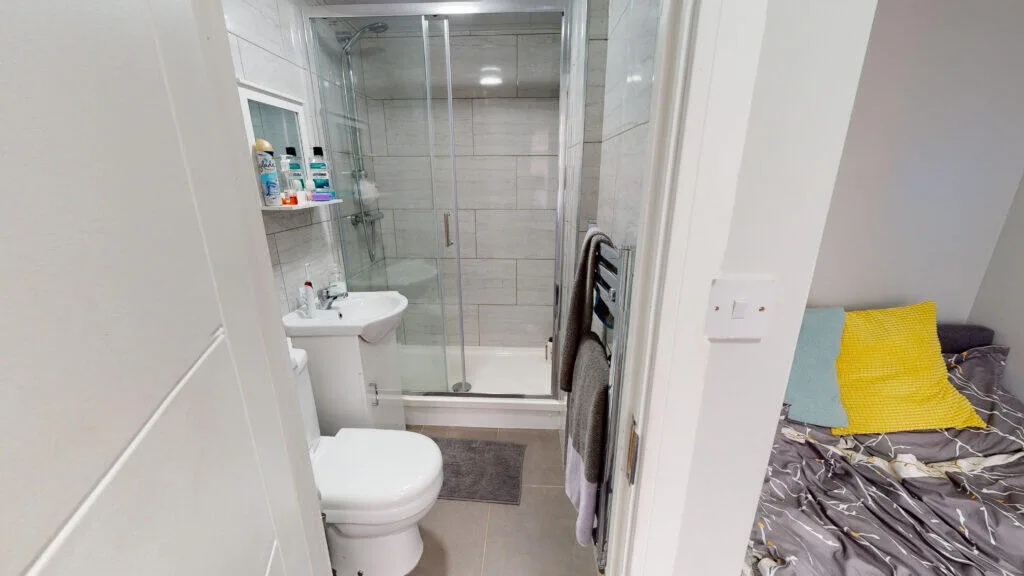 6 bedroom house for rent