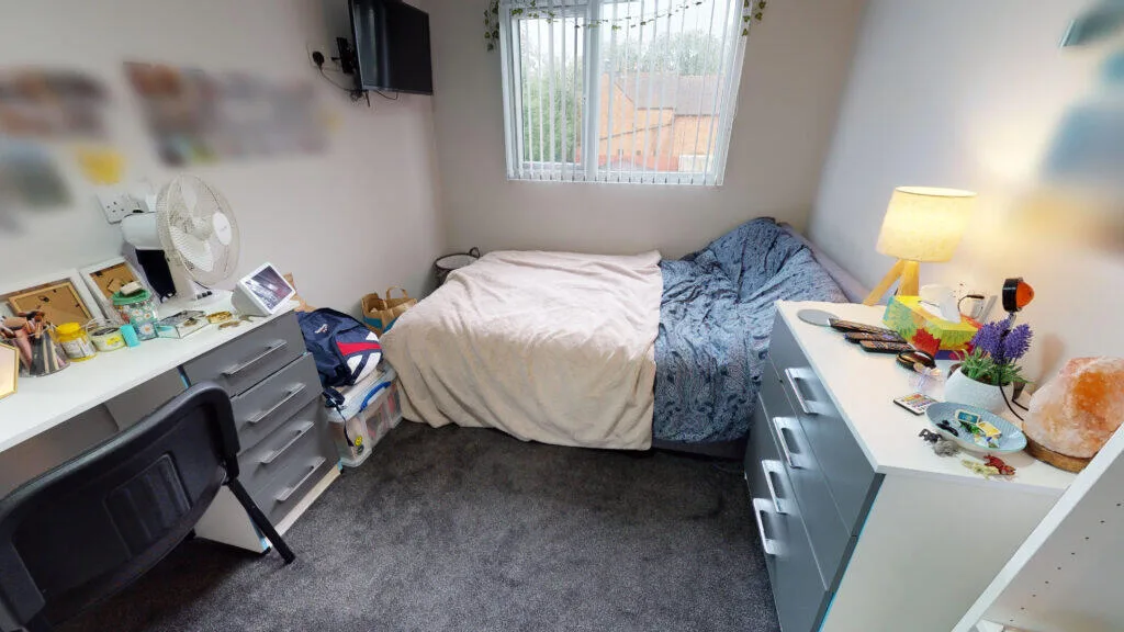 6 bedroom house for rent