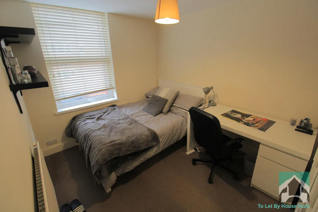 6 bedroom terraced house for rent