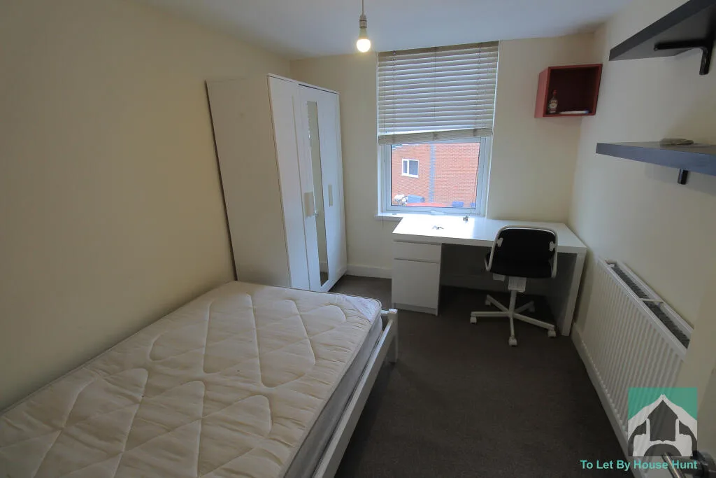 6 bedroom terraced house for rent