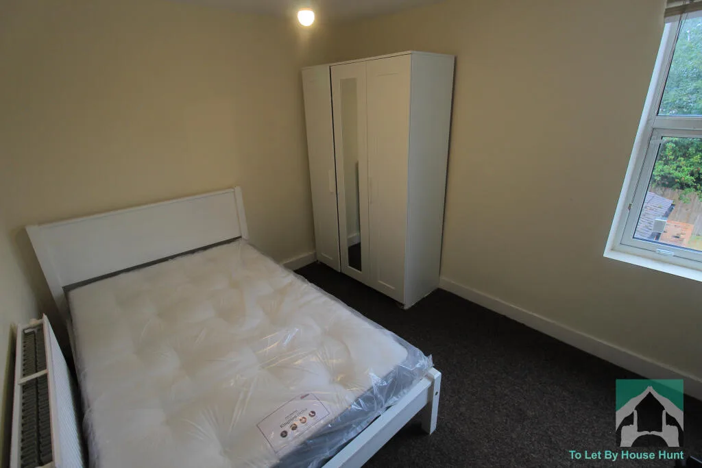 6 bedroom terraced house for rent
