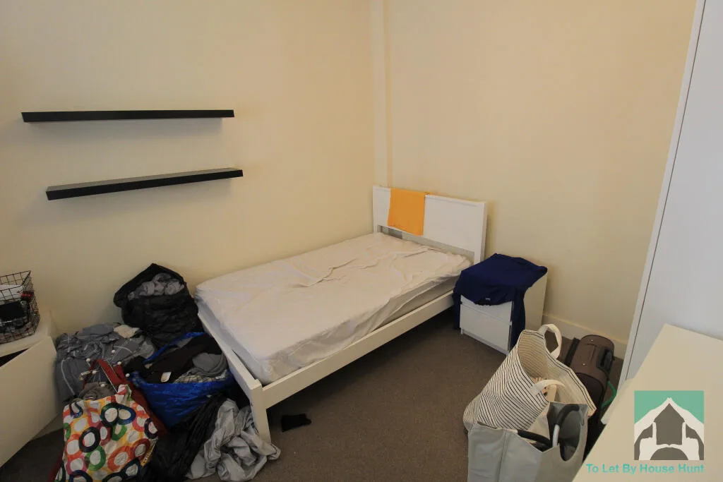 6 bedroom terraced house for rent