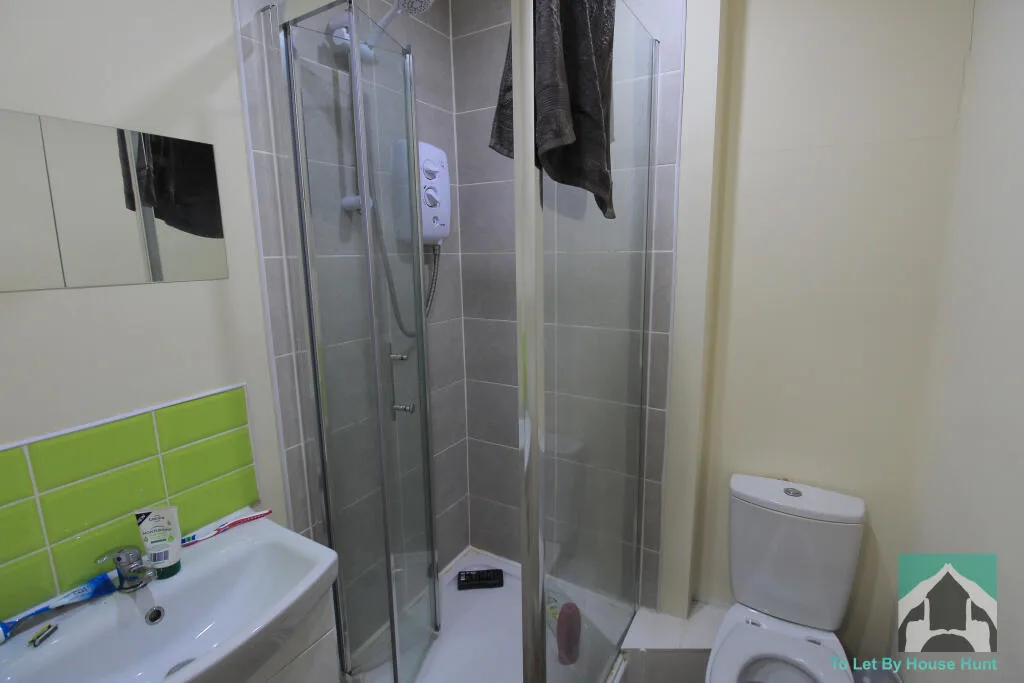 6 bedroom terraced house for rent